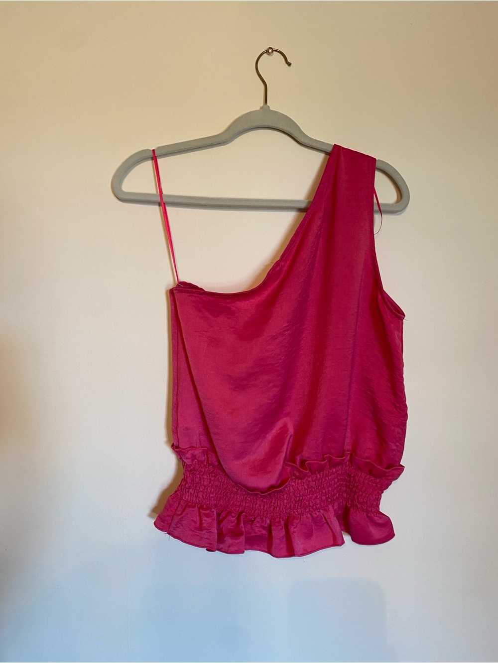 Women's One-Shoulder Fuchsia Ruffle Hem Top - Picture 2 of 3